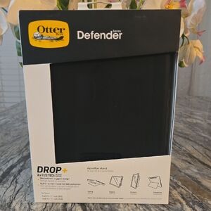 OtterBox Defender Series Black Protective Case